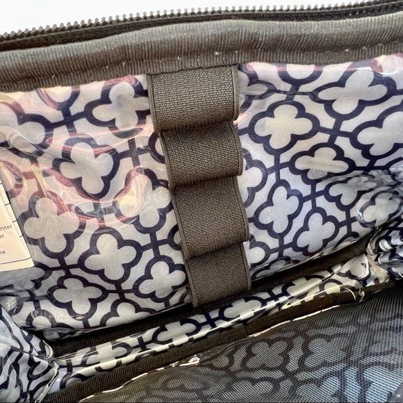 lug Bags Lug Roundabout 2 Convertible Wallet Crossbody Lily Black